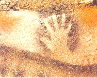 Peinture d'une main, grotte de Pech-Merle (Lot)